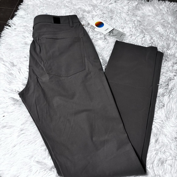Vuori Men's Gray Sweatpants & Joggers - Picture 8 of 11